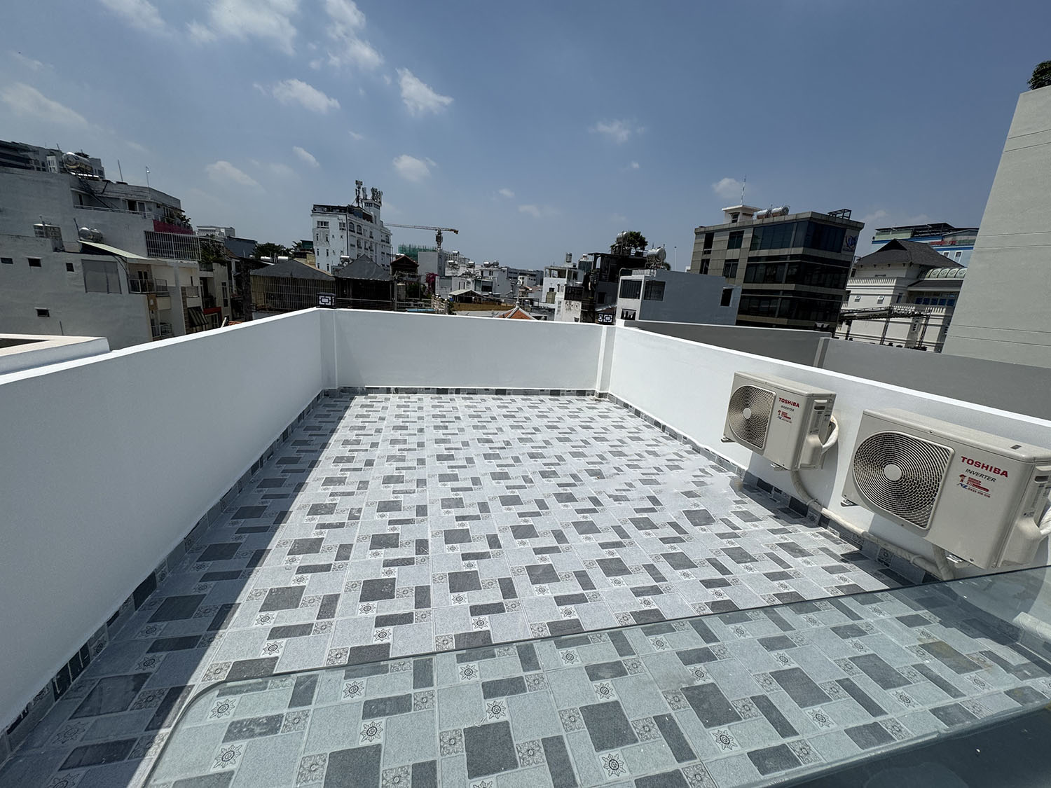 Nhà phố mới 100%, DTKV: 4mx12,5m, vuông, 4 tầng, full nội thất, hẻm xe hơi khu Vip NGUYỄN VĂN TRỖI